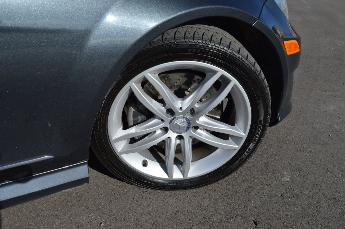 Vehicle image 21 of 43