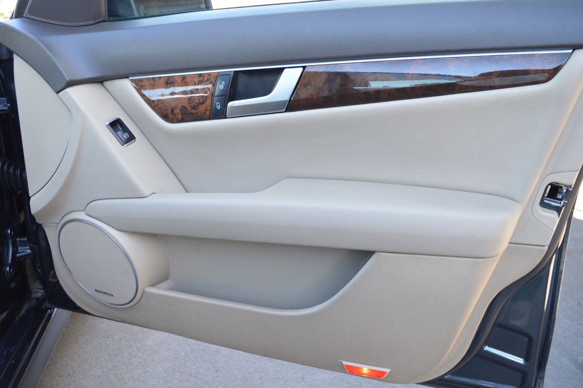 Vehicle image 35 of 43
