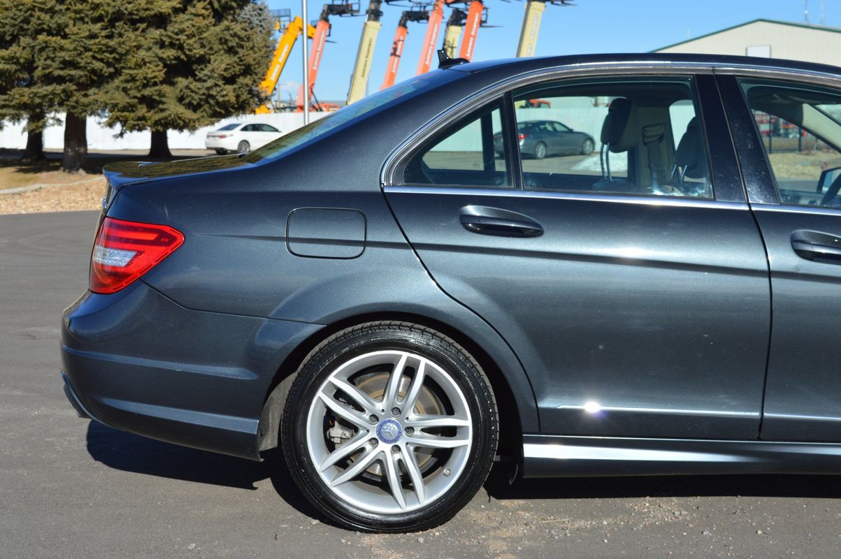 Vehicle image 16 of 43
