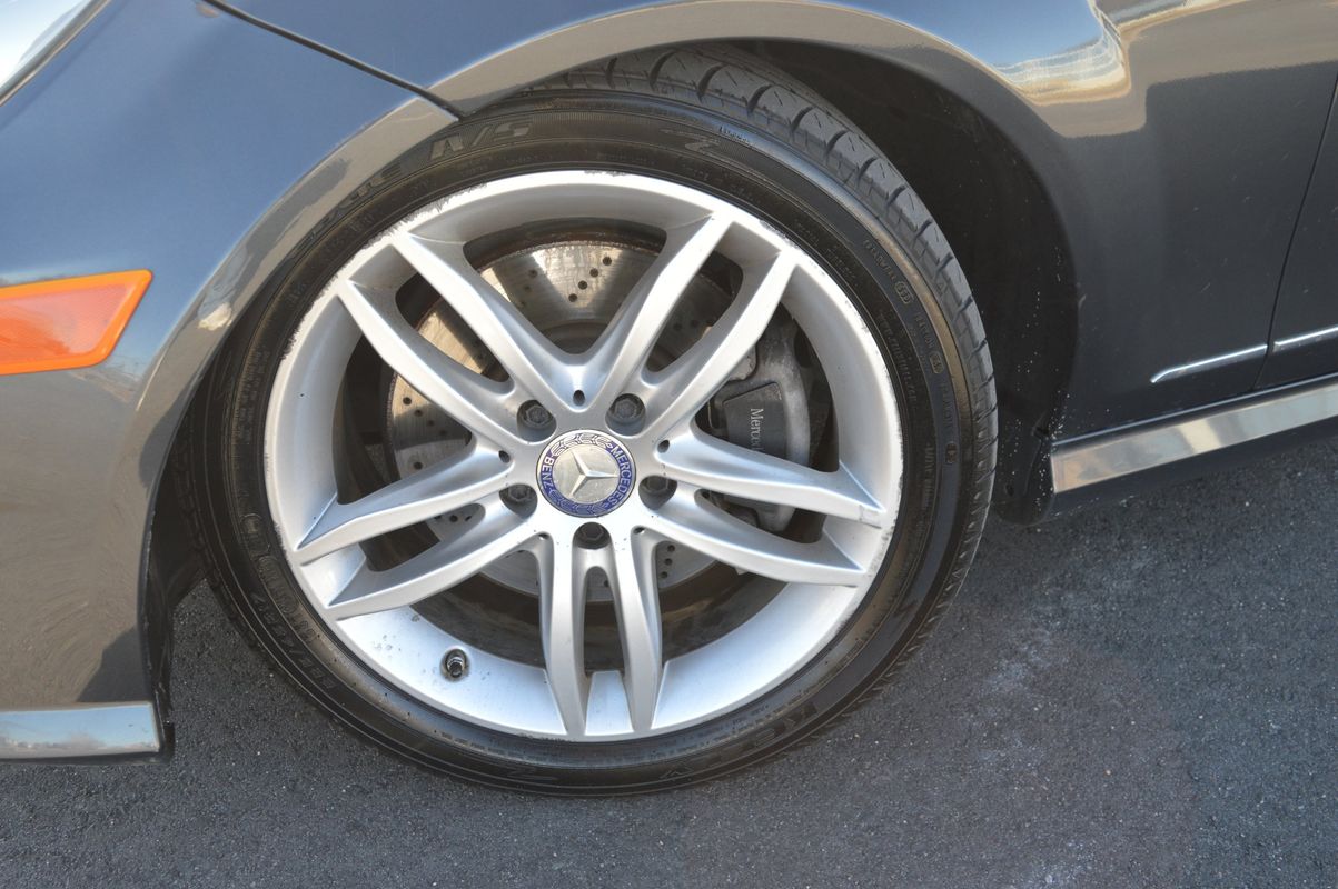 Vehicle image 18 of 43