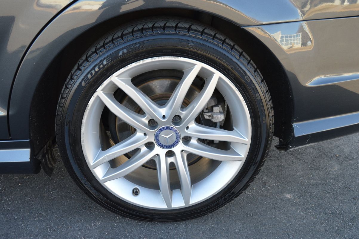 Vehicle image 19 of 43