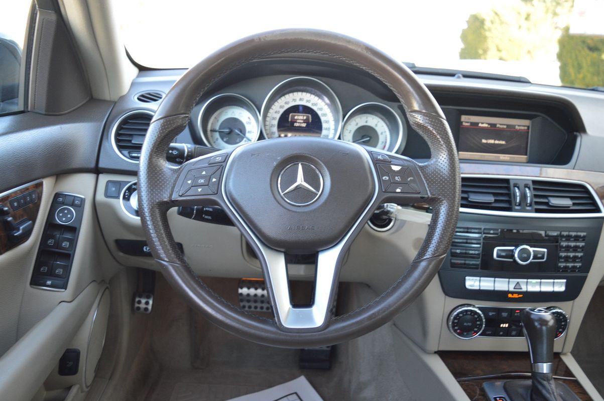 Vehicle image 23 of 43