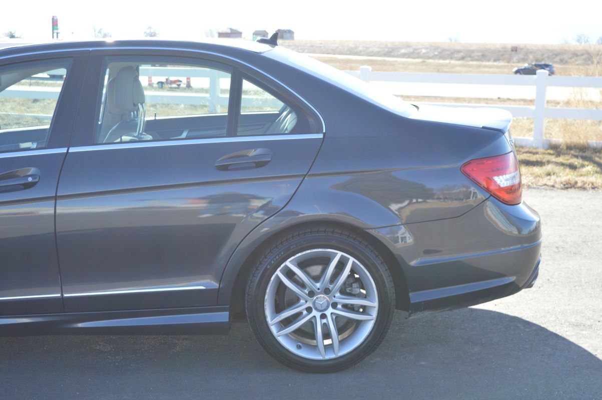Vehicle image 8 of 43