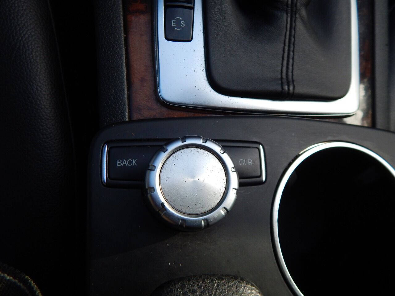 Vehicle image 34 of 55