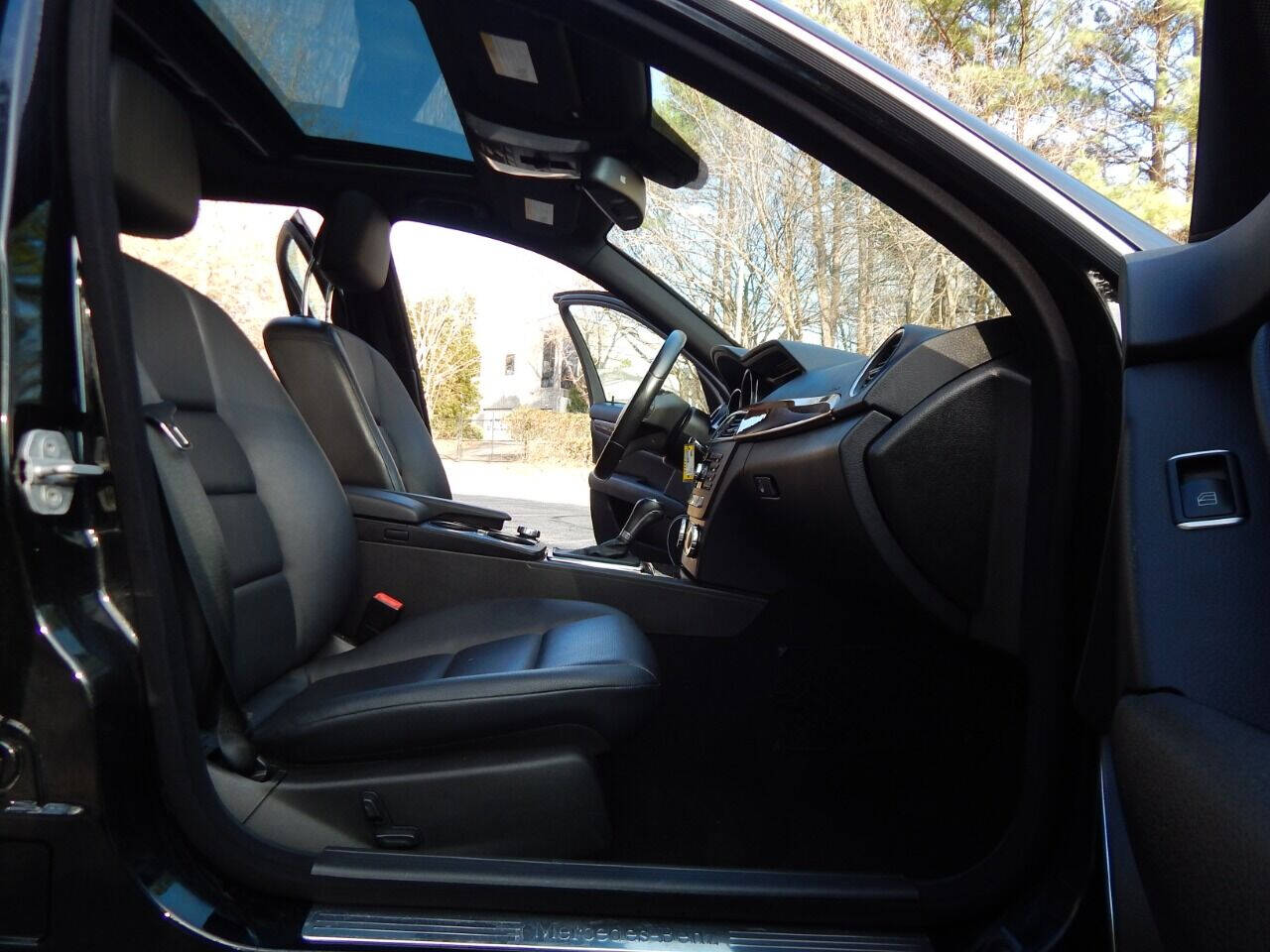 Vehicle image 52 of 55