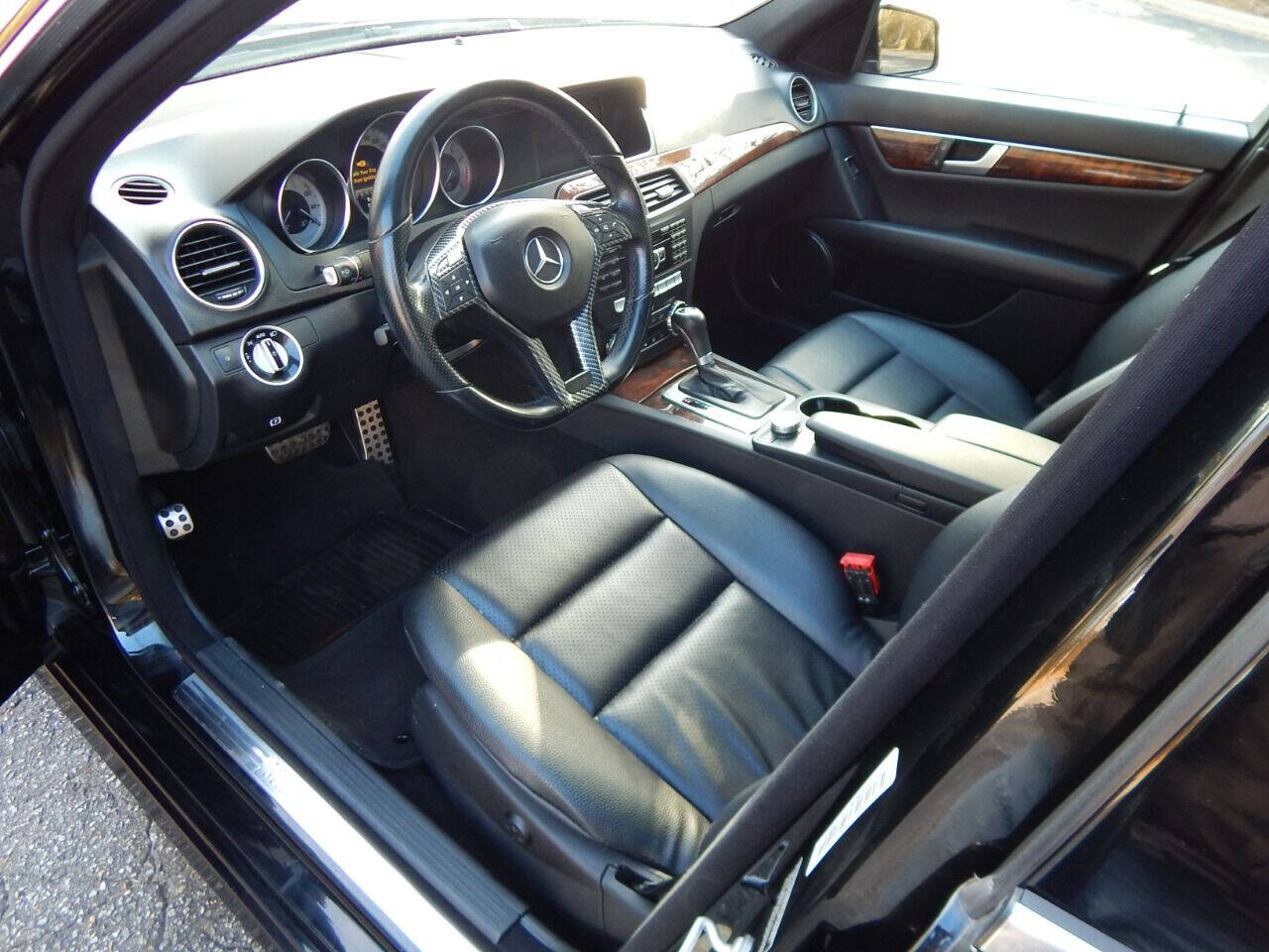 Vehicle image 12 of 55