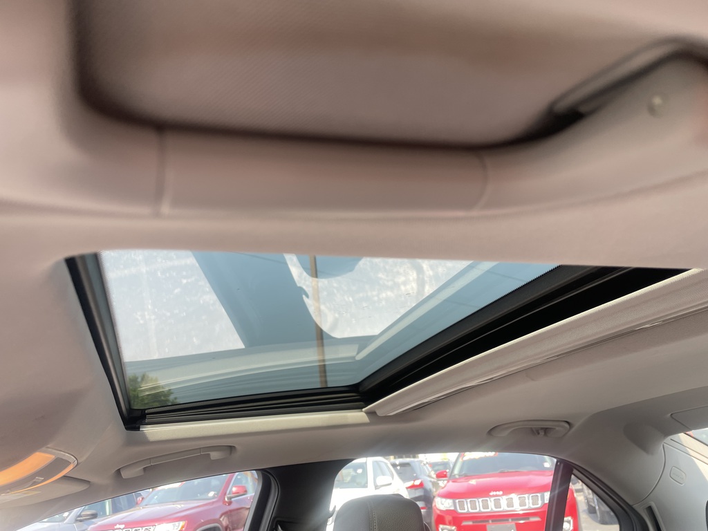 Vehicle image 7 of 8