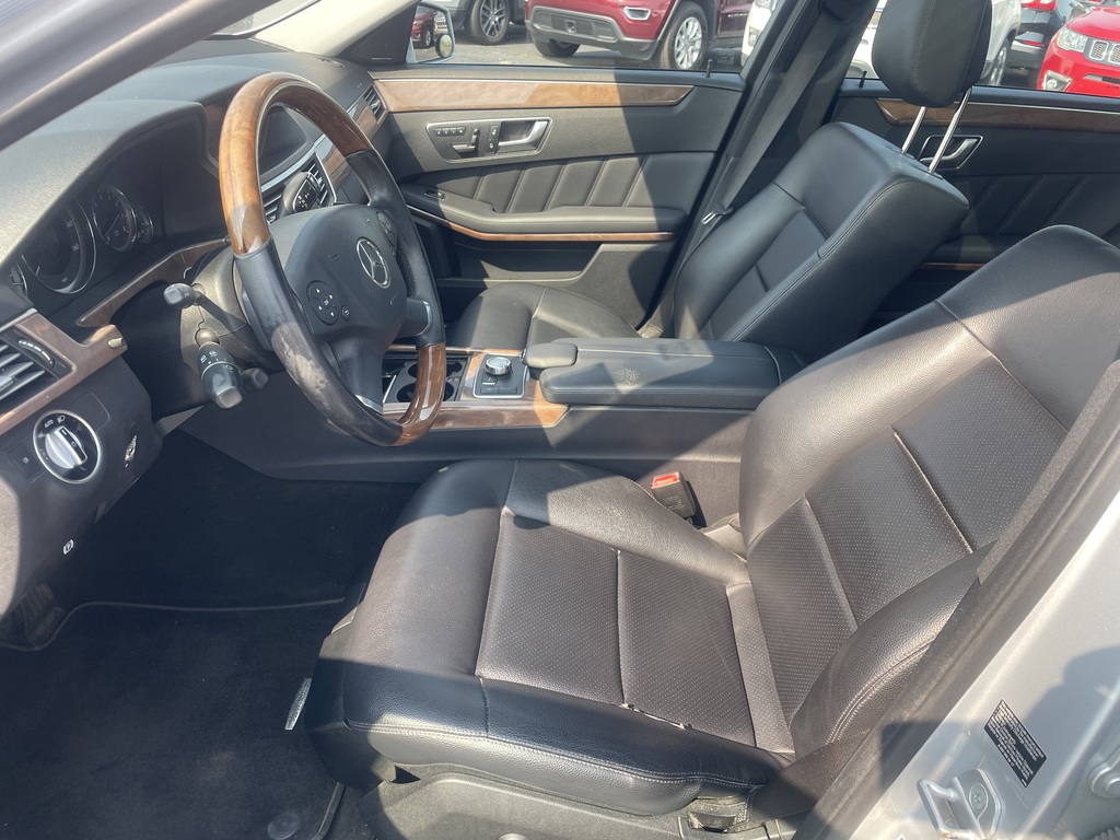 Vehicle image 4 of 8