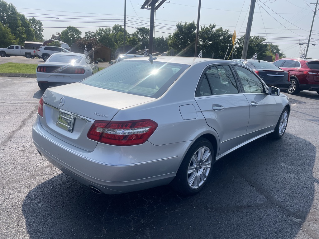 Vehicle image 2 of 8