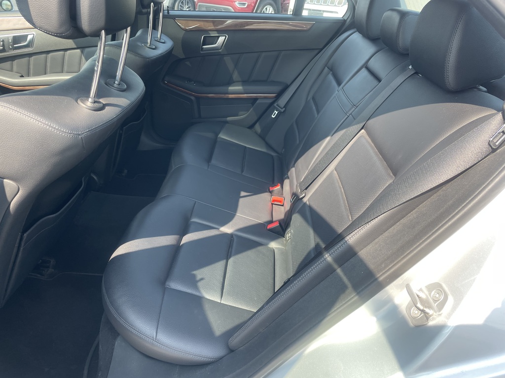 Vehicle image 5 of 8