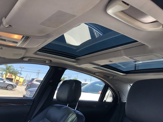 Vehicle image 13 of 18