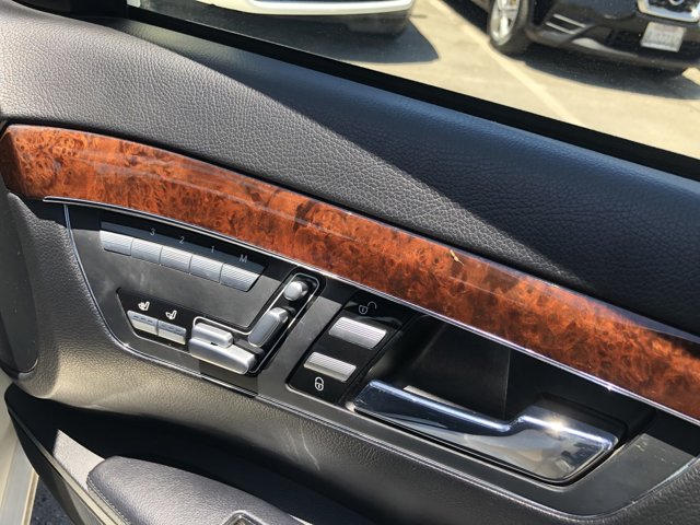 Vehicle image 17 of 18