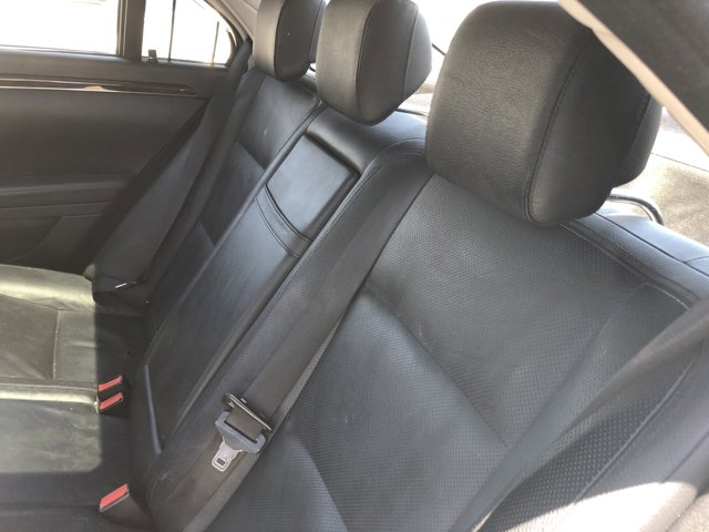 Vehicle image 15 of 18