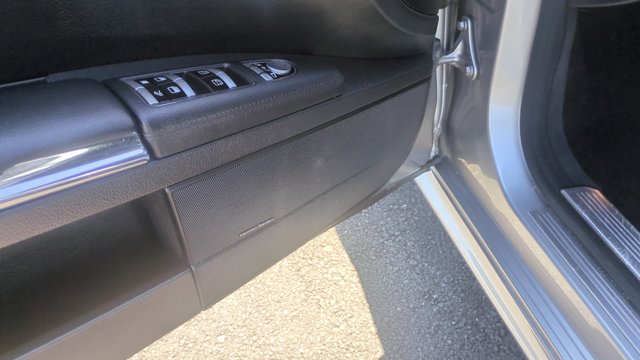 Vehicle image 16 of 35