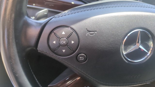 Vehicle image 28 of 35