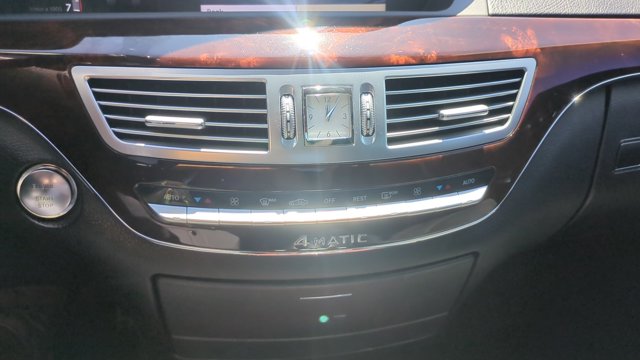 Vehicle image 30 of 35
