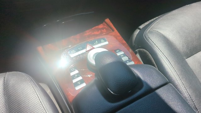 Vehicle image 27 of 35