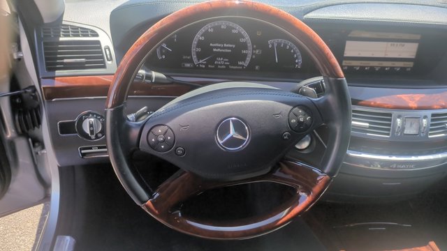 Vehicle image 31 of 35