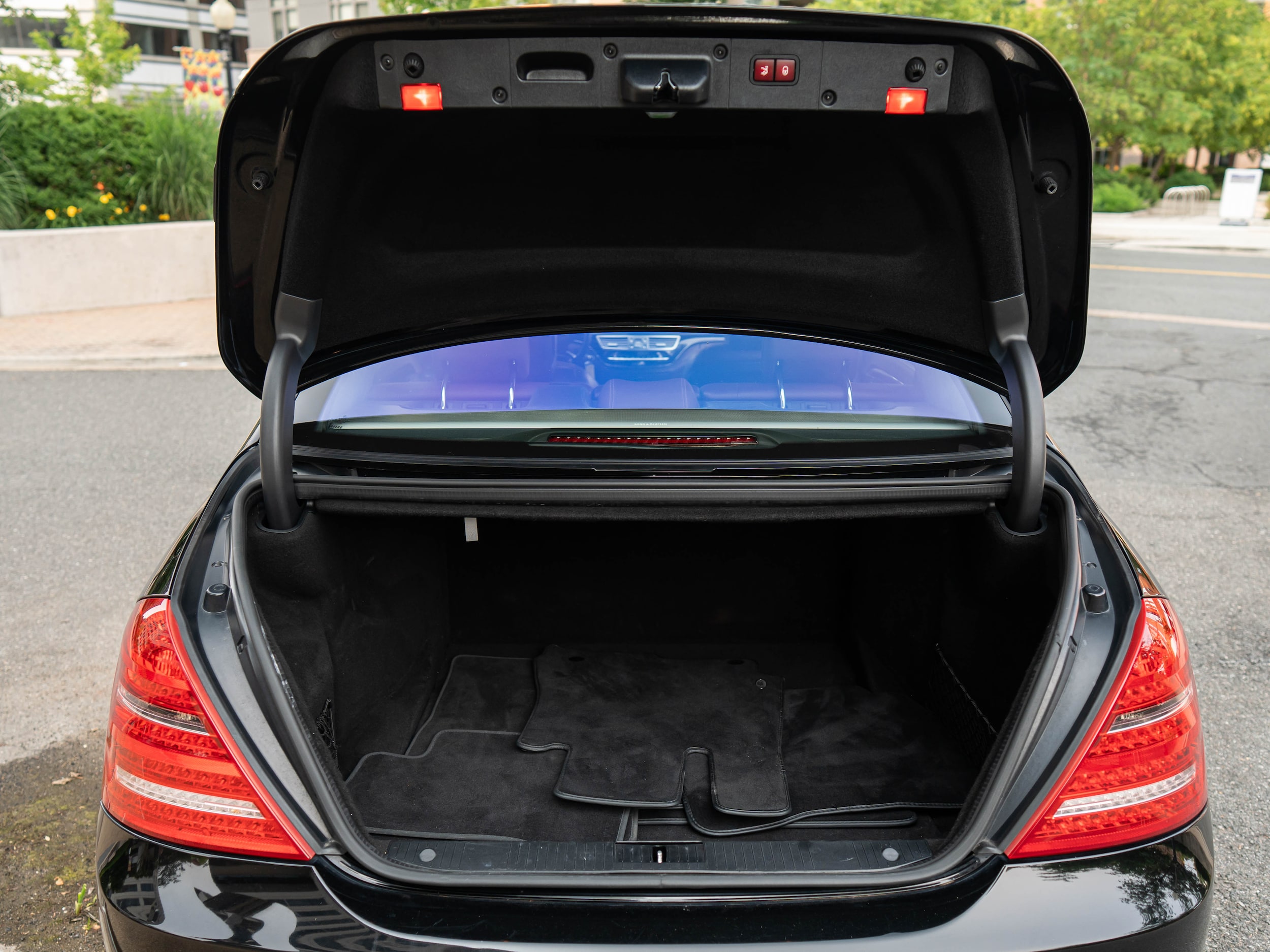 Vehicle image 52 of 56