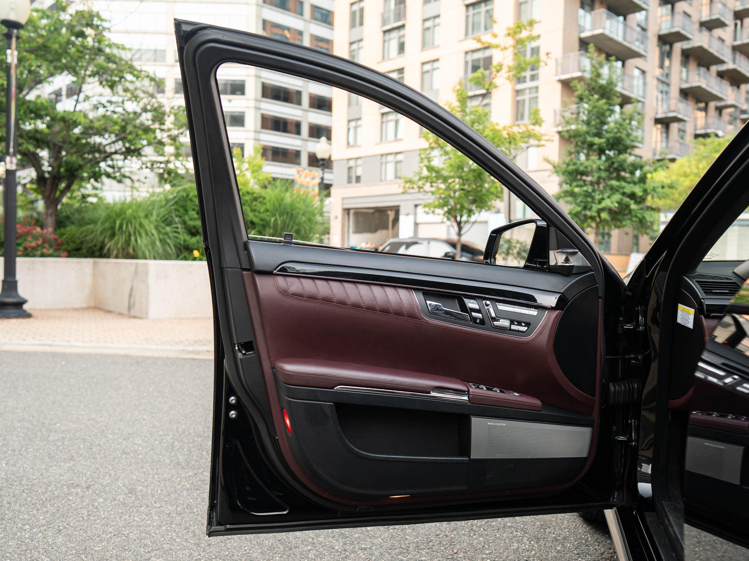 Vehicle image 46 of 56