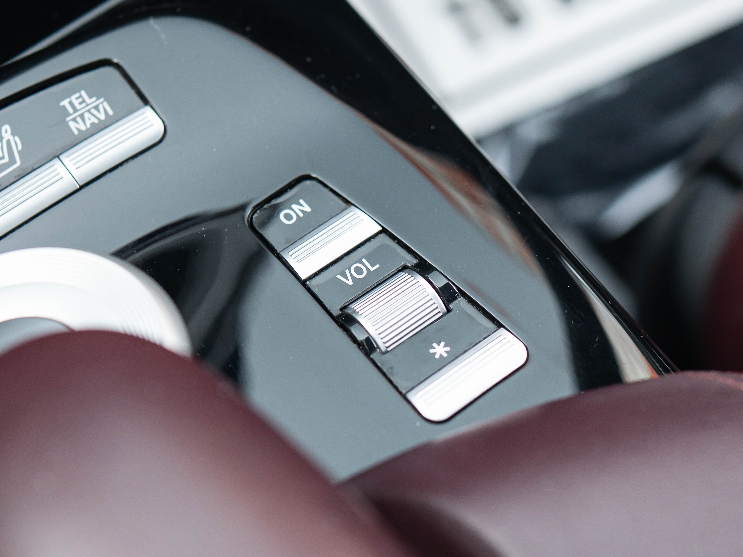 Vehicle image 40 of 56