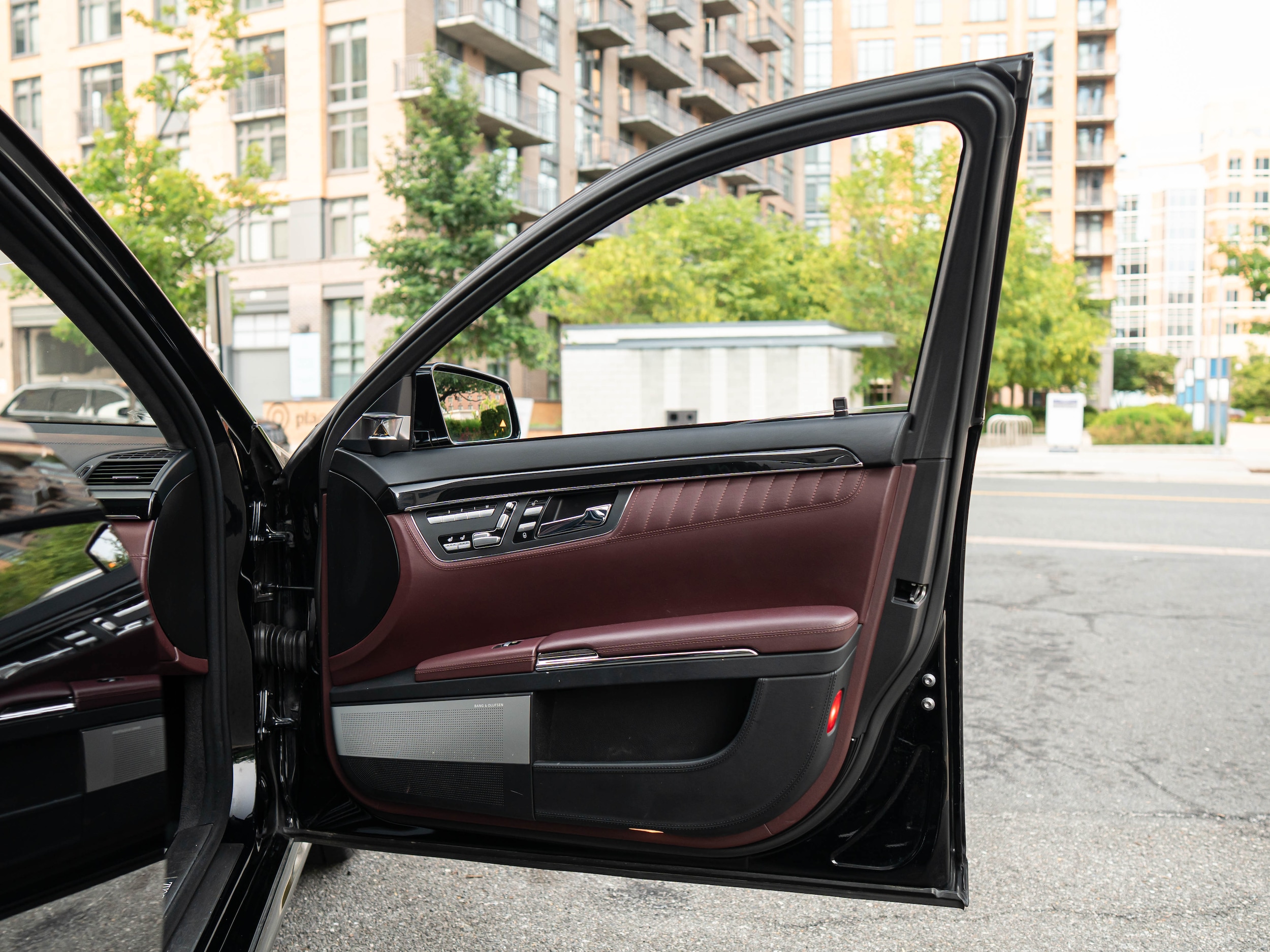 Vehicle image 47 of 56