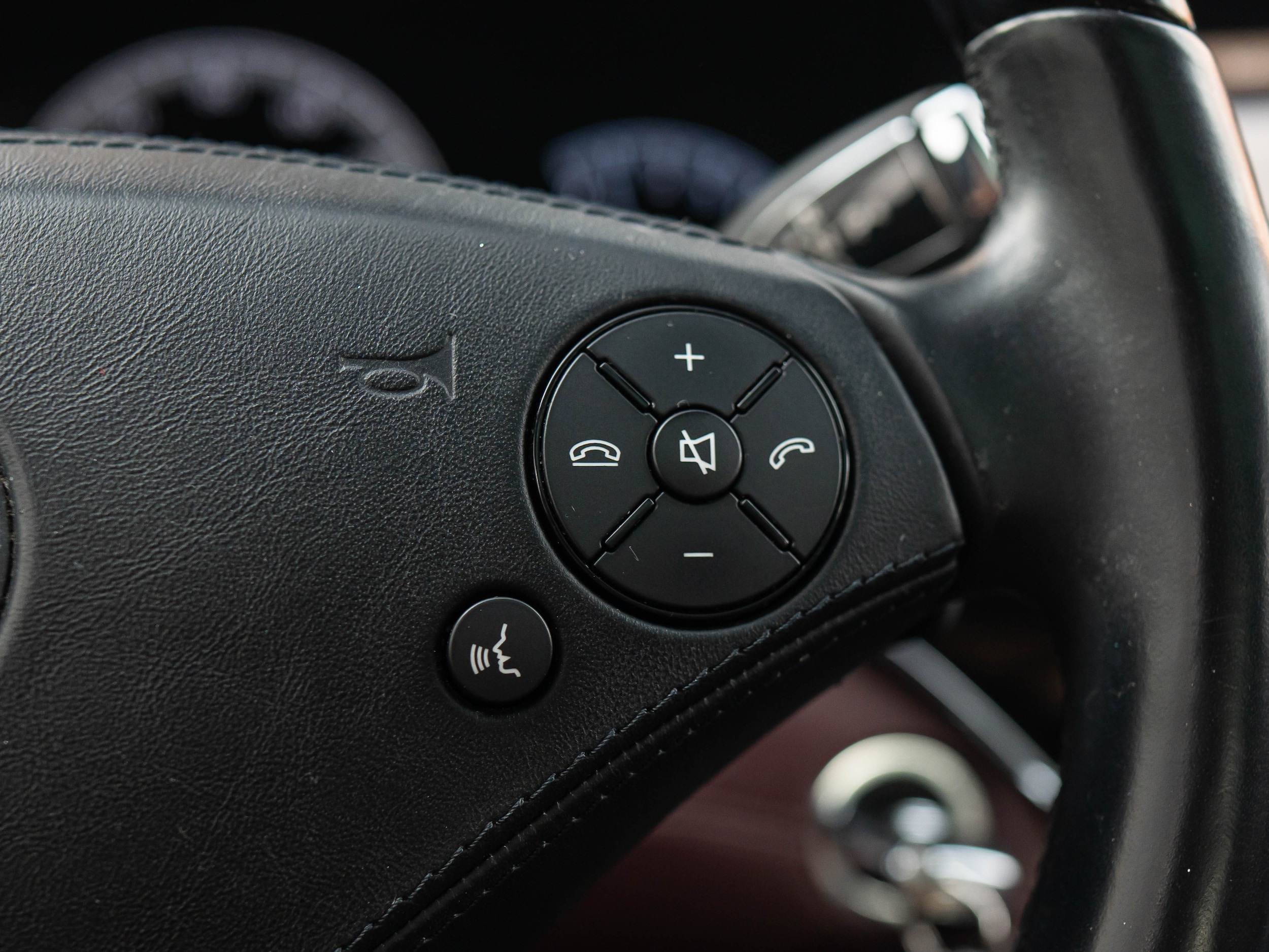 Vehicle image 27 of 56