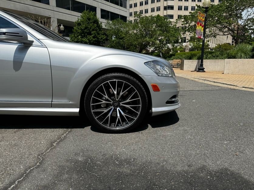 Vehicle image 5 of 47