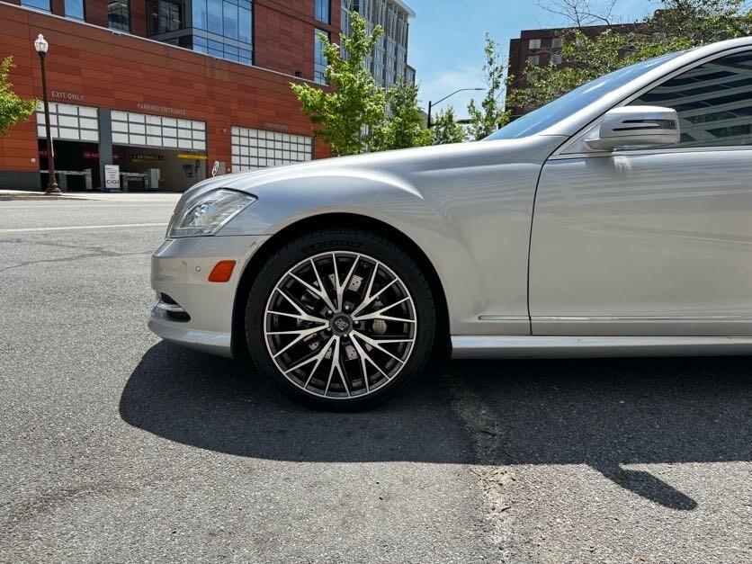 Vehicle image 12 of 47
