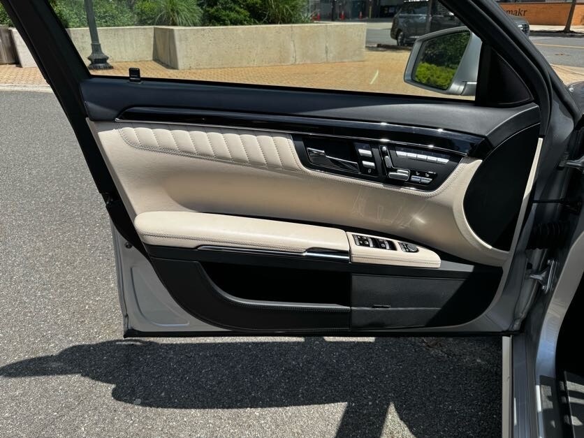 Vehicle image 17 of 47