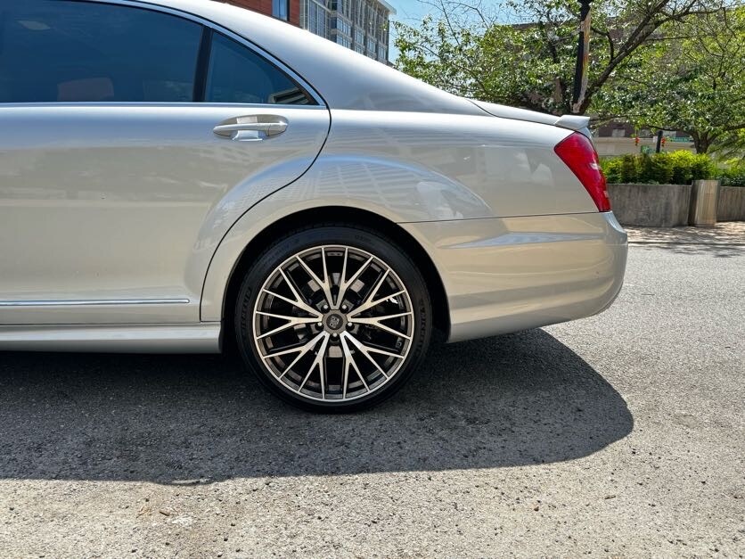 Vehicle image 7 of 47