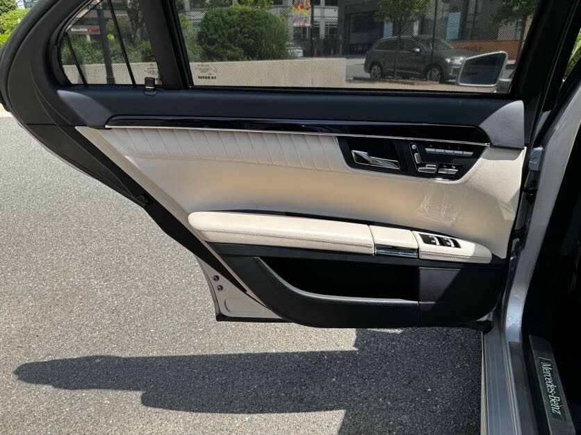 Vehicle image 22 of 47