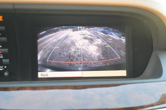 Vehicle image 24 of 32