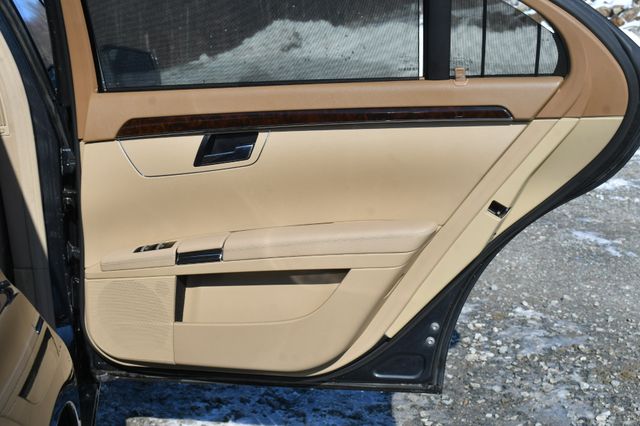 Vehicle image 13 of 32