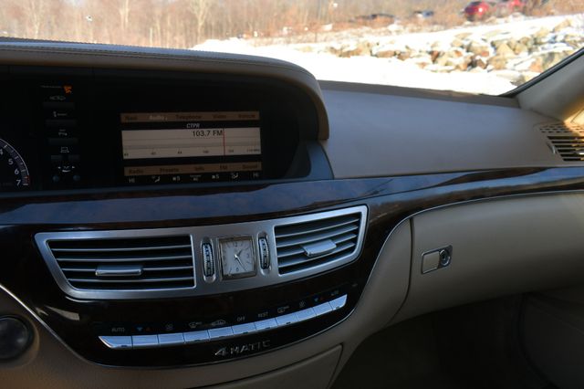 Vehicle image 23 of 32