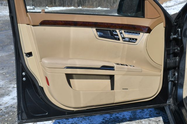 Vehicle image 20 of 32