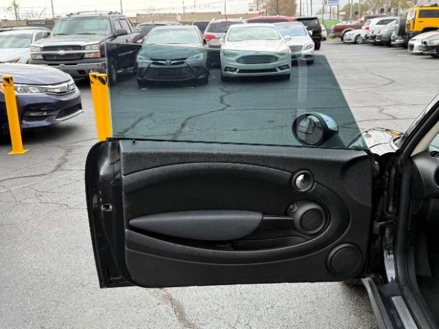 Vehicle image 13 of 22