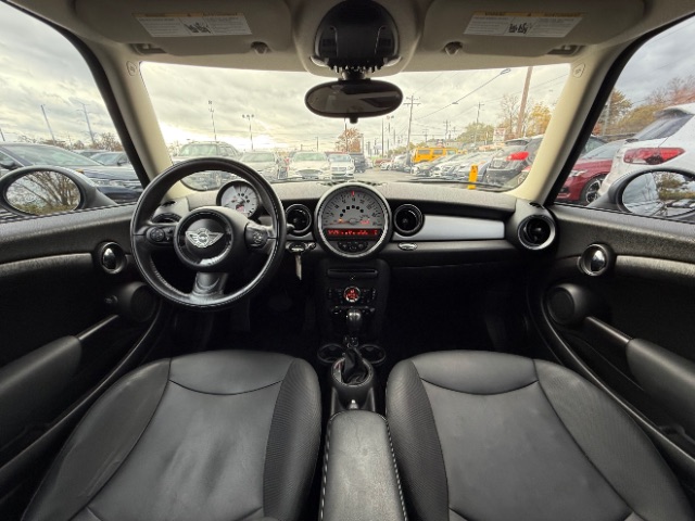 Vehicle image 11 of 22