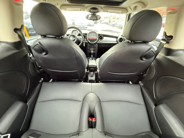 Vehicle image 18 of 22