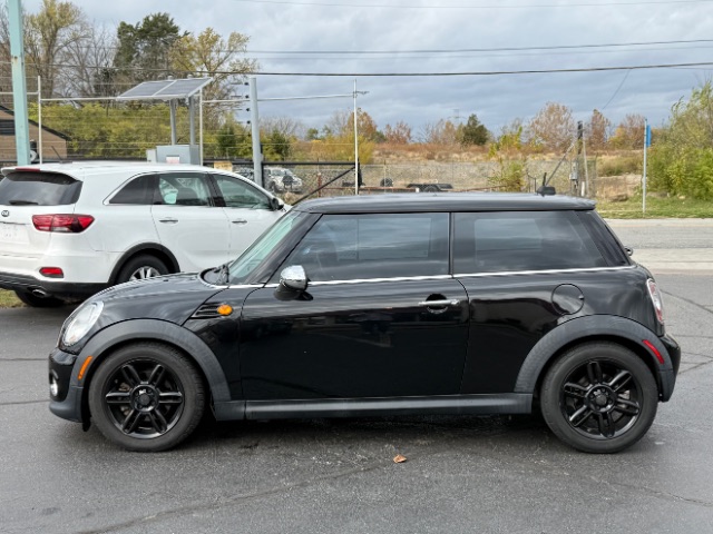 Vehicle image 8 of 22