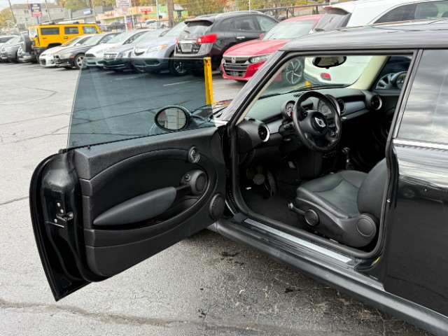 Vehicle image 12 of 22