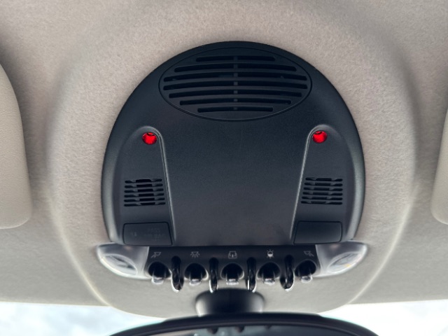 Vehicle image 19 of 22