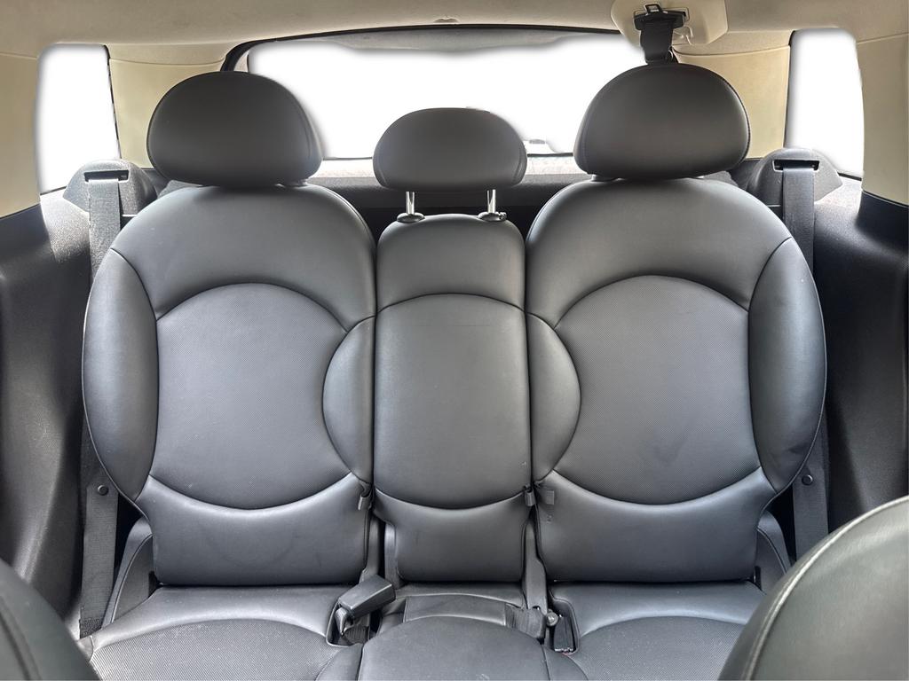 Vehicle image 15 of 21
