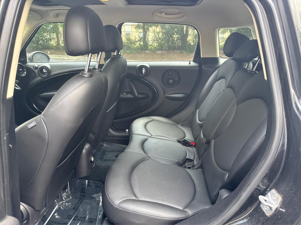 Vehicle image 12 of 21