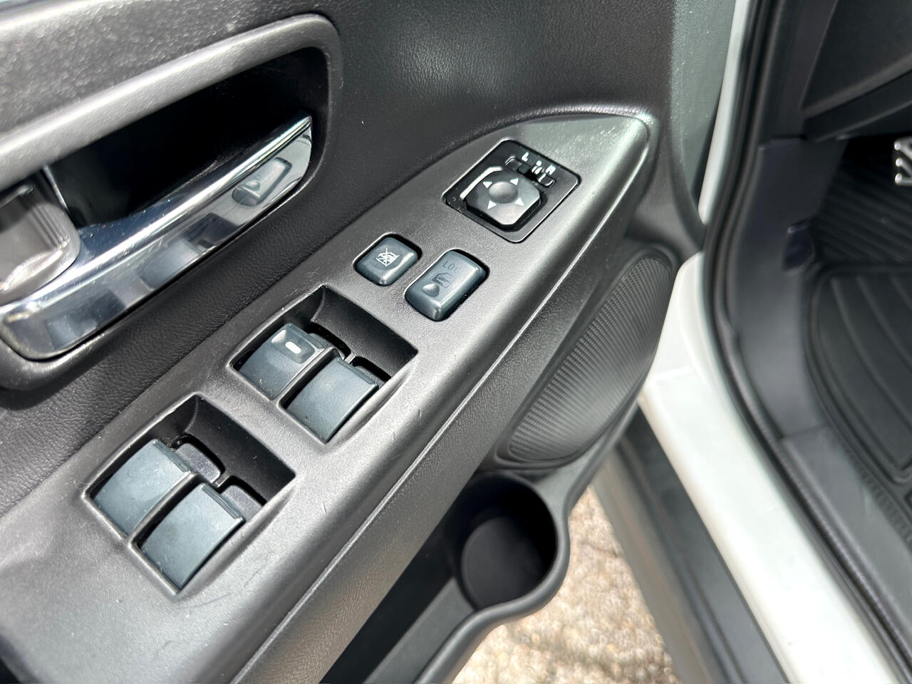 Vehicle image 34 of 40