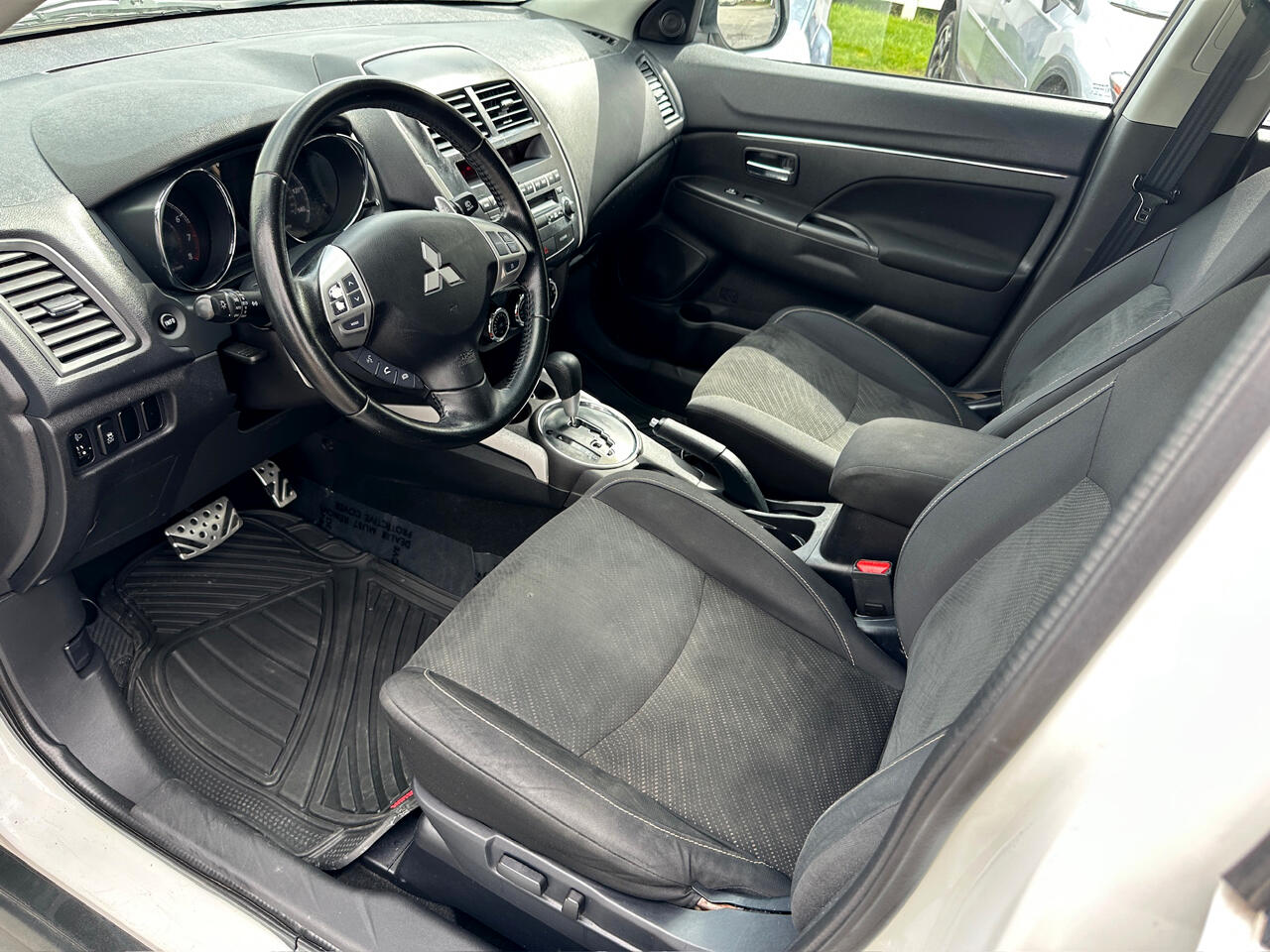 Vehicle image 18 of 40