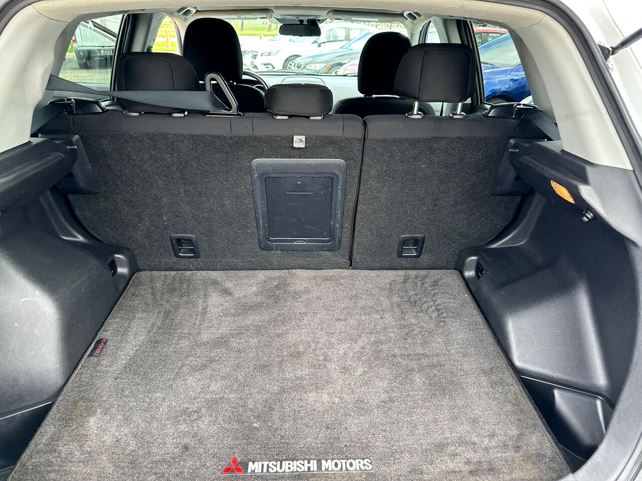 Vehicle image 27 of 40