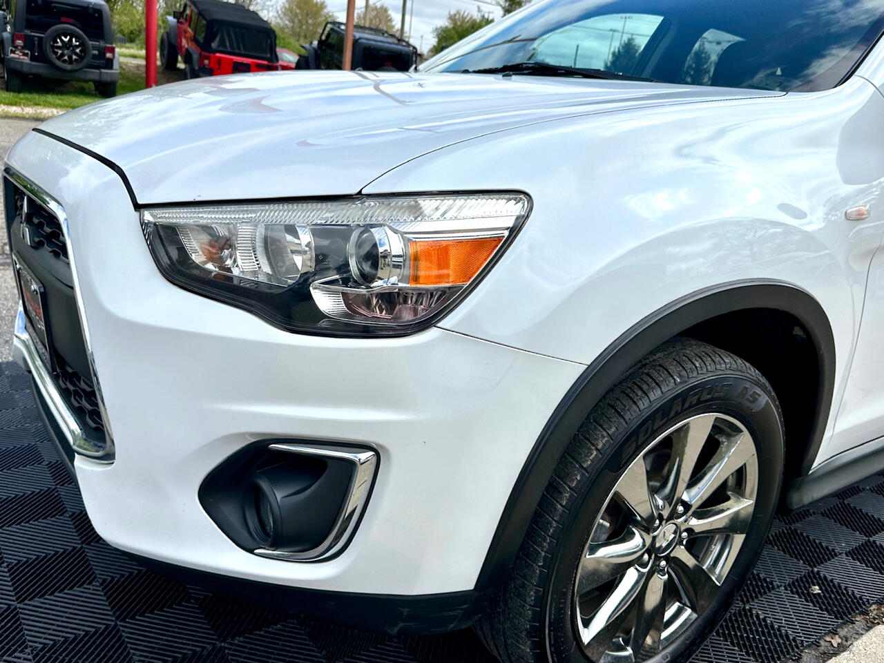 Vehicle image 16 of 40