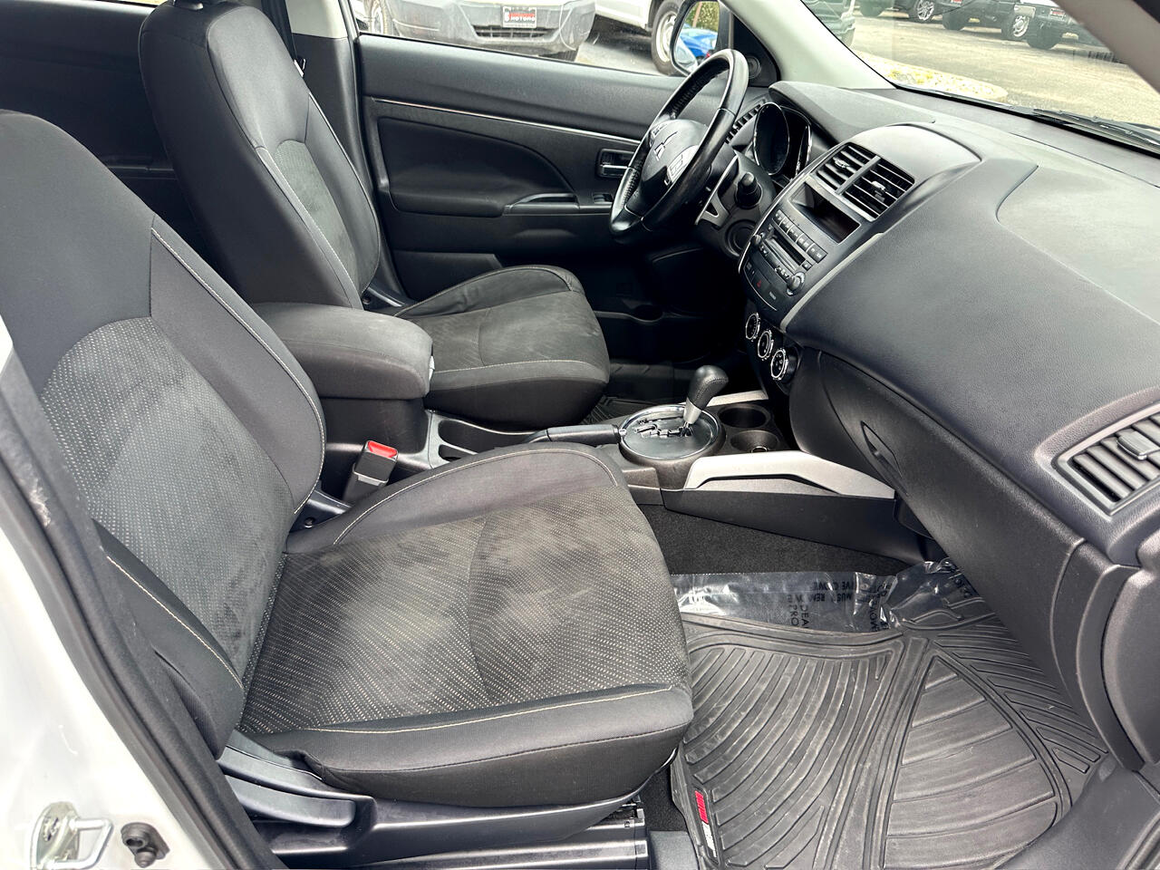 Vehicle image 19 of 40