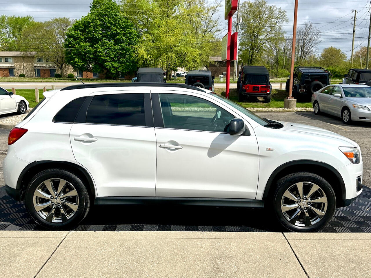 Vehicle image 6 of 40